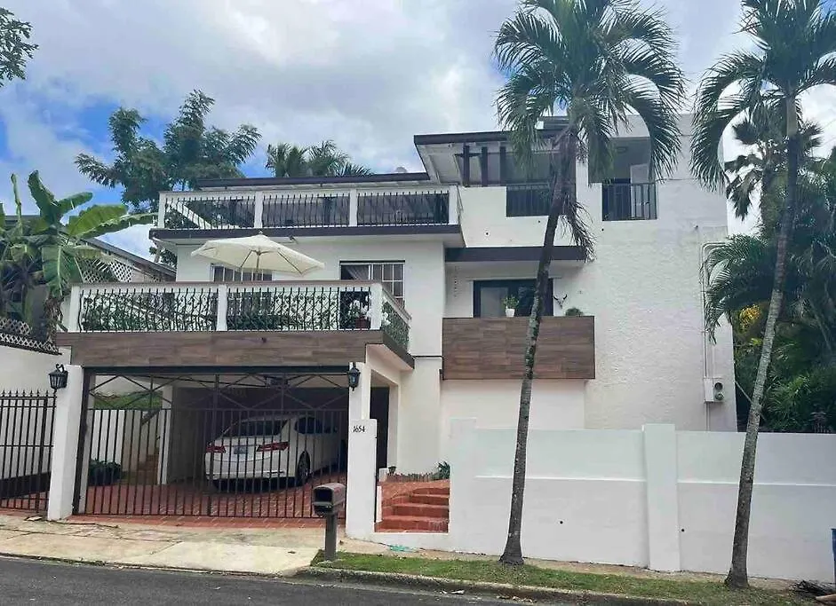 Private Rooms In Duplex Home W 4 Baths Fq Beds 1-3Ppl 산후안 0*,  푸에르토리코